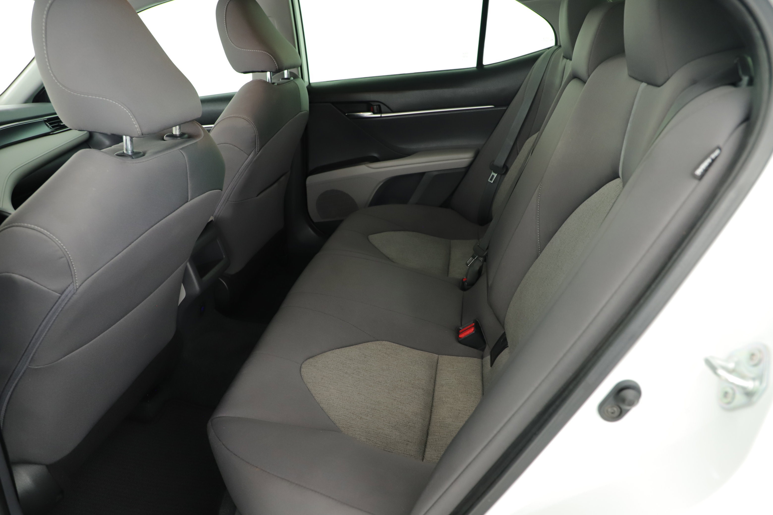 Used 2022 Toyota Camry LE FWD image 19