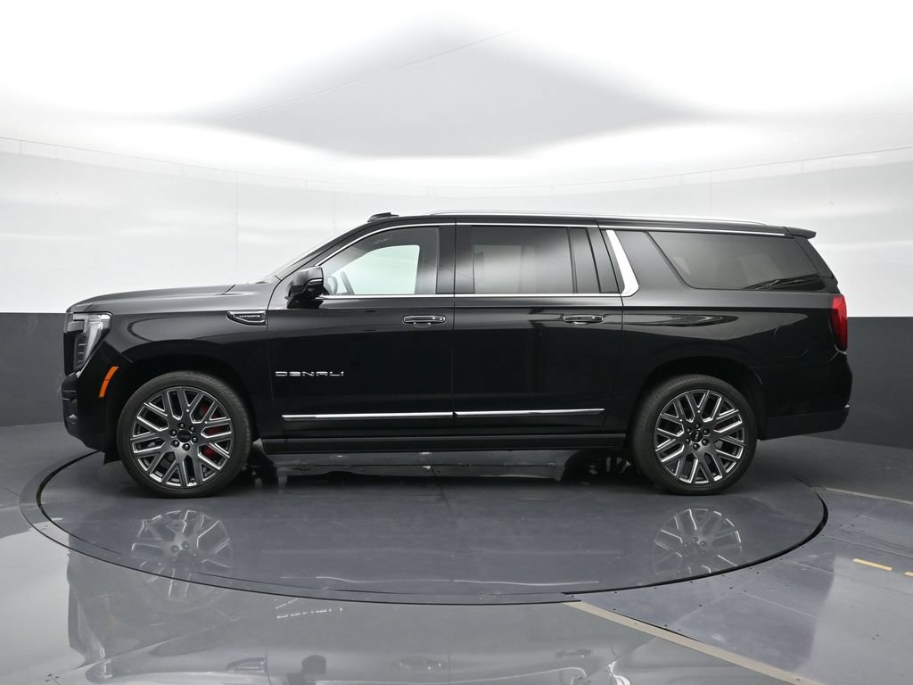 Used 2025 GMC Yukon XL Denali Ultimate AWD/4WD image 3