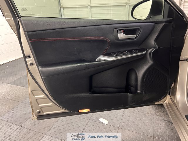 Used 2016 Toyota Camry XSE FWD image 24