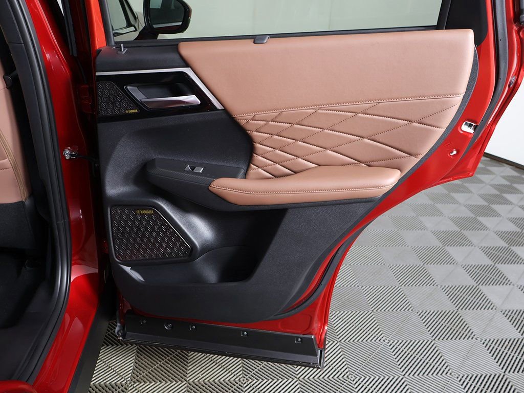 New 2025 Mitsubishi Outlander SEL image 31