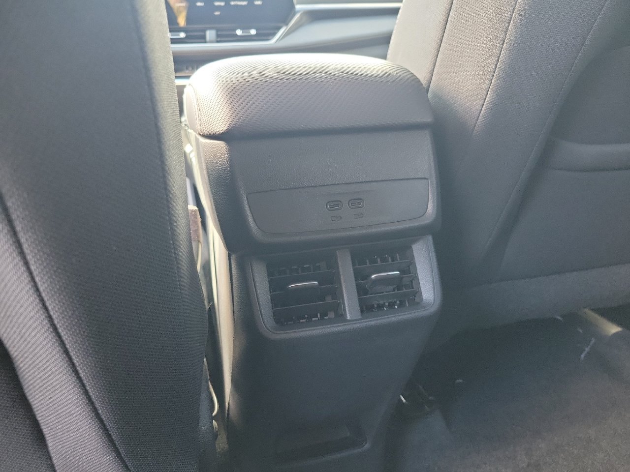 Used 2025 Chevrolet Equinox LT FWD image 10