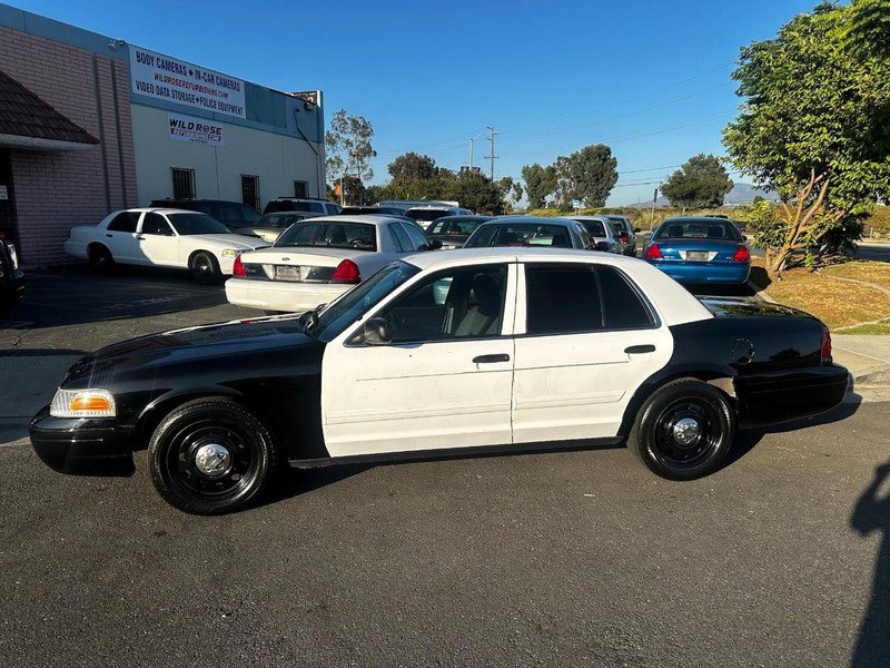 Used 2011 Ford Crown Victoria Police Interceptor w/ Radio Suppression Pkg image 1