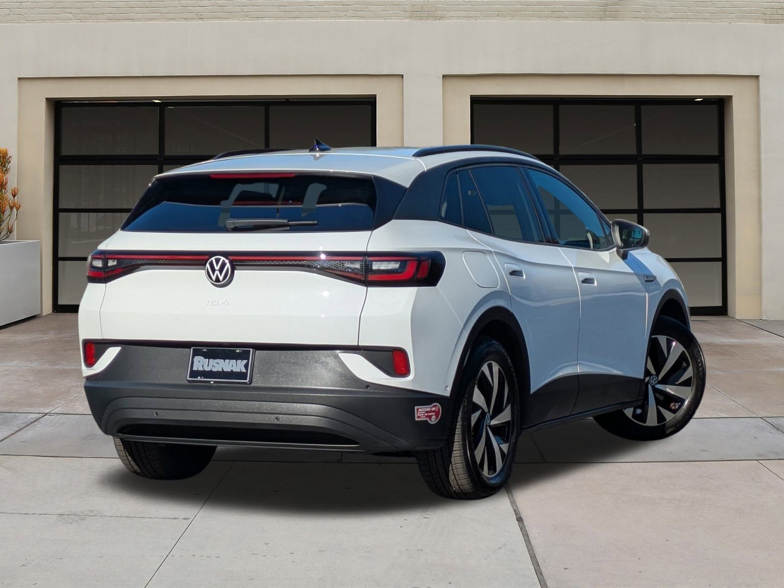 Used 2023 Volkswagen ID.4 Pro image 4