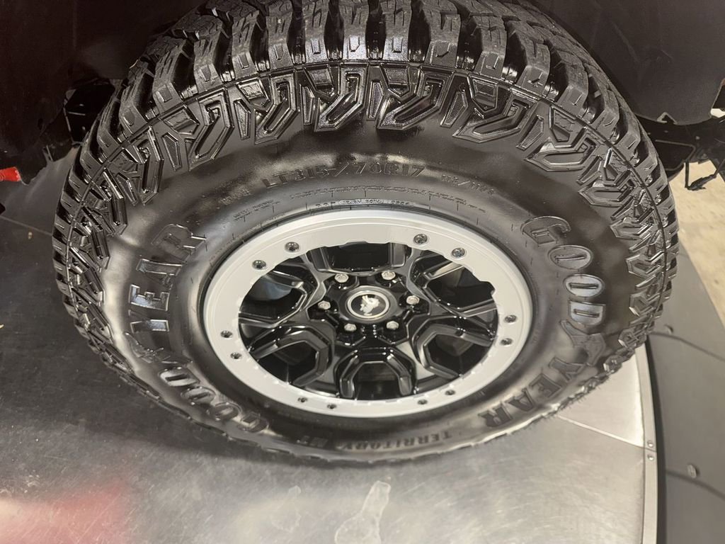 Used 2024 Ford Bronco Badlands image 14