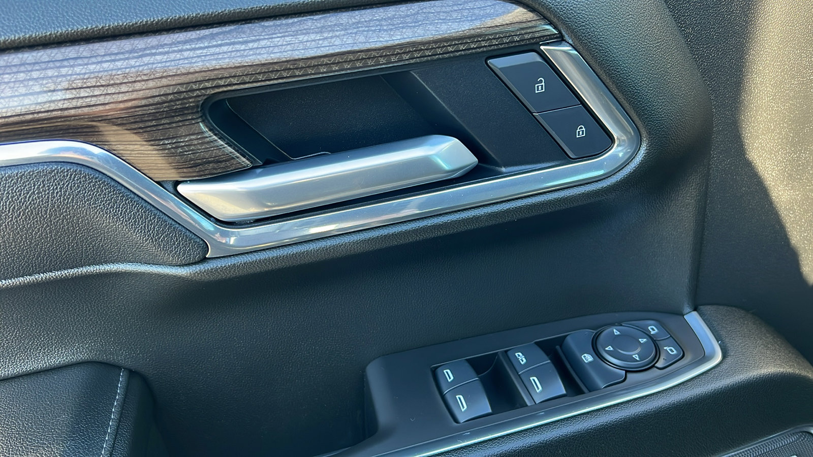 Certified 2025 Chevrolet Silverado 1500 LT Trail Boss w/ Convenience Package II image 18