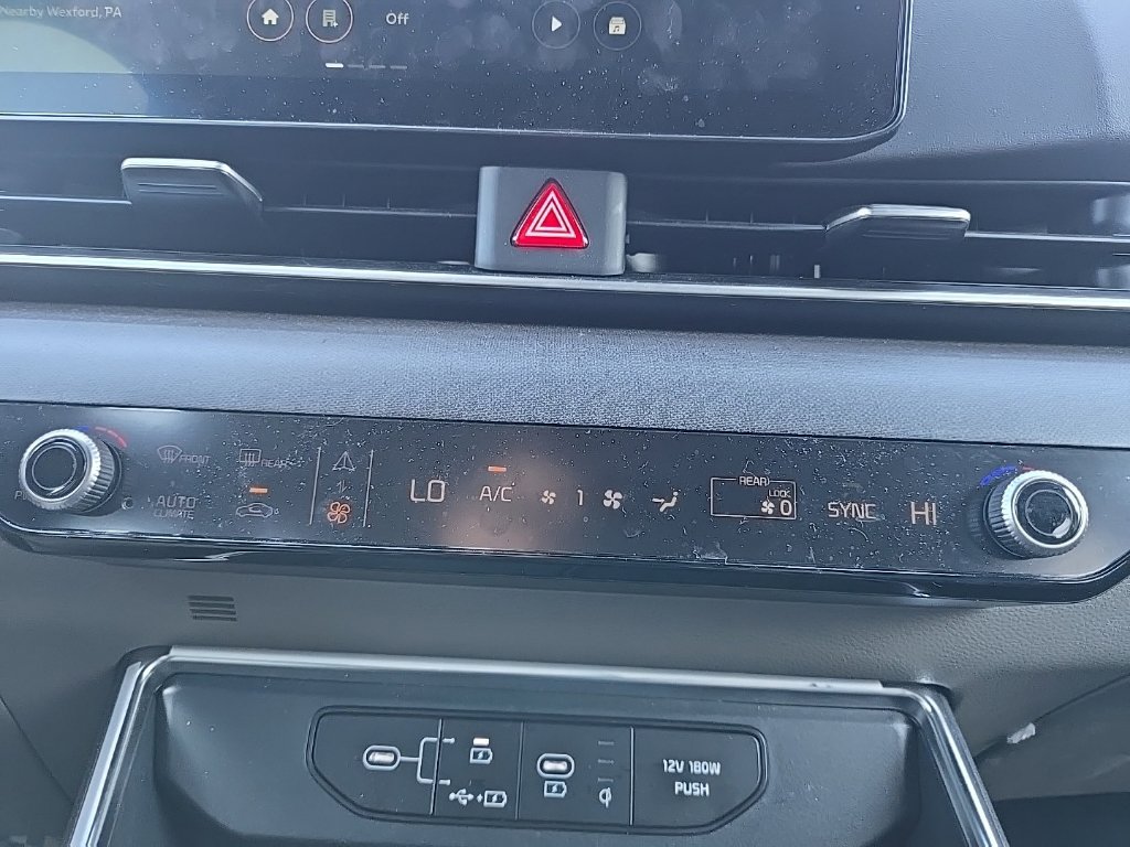 Certified 2026 Kia Carnival EX FWD image 23