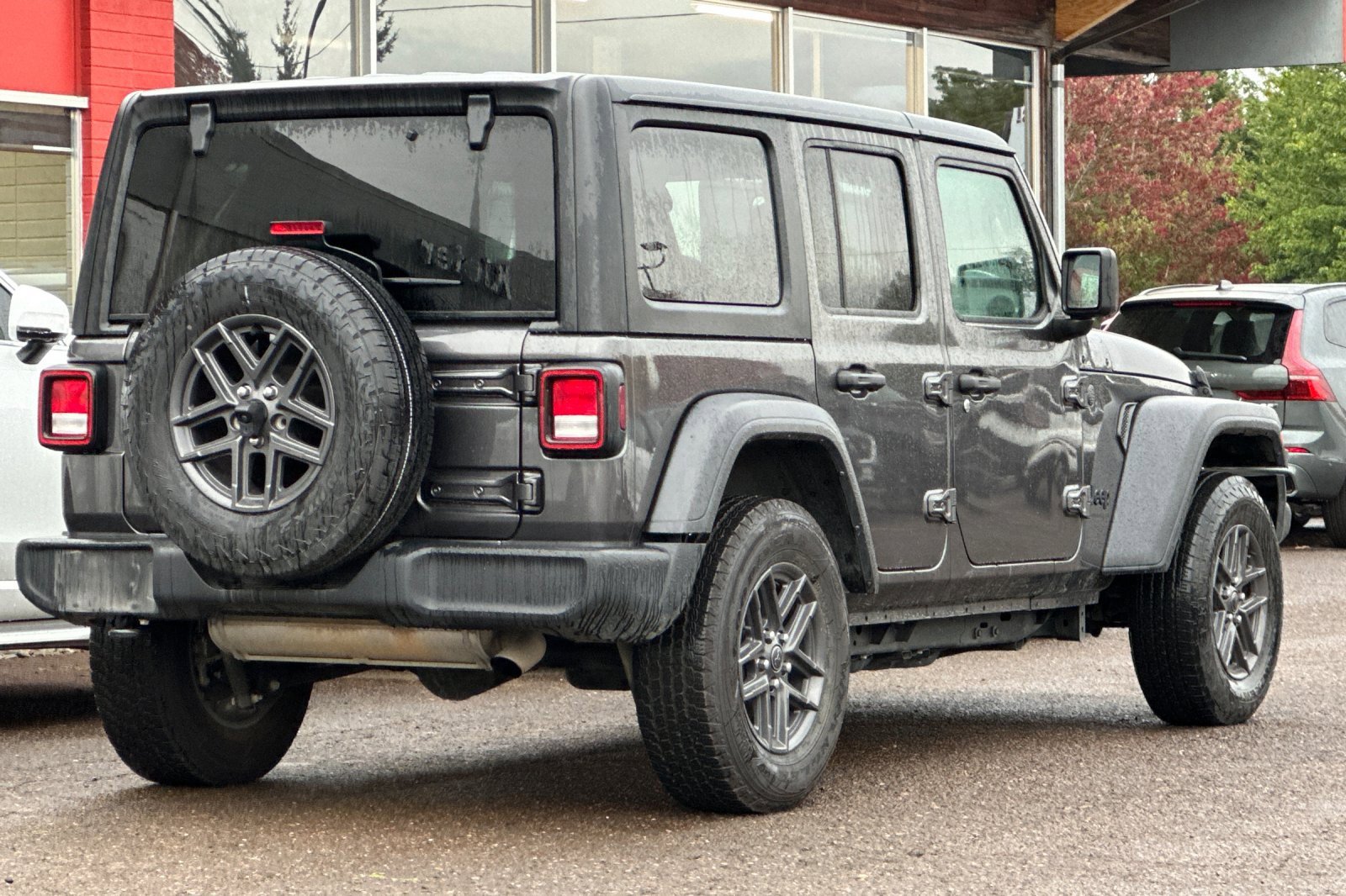 Used 2024 Jeep Wrangler Sport S image 4