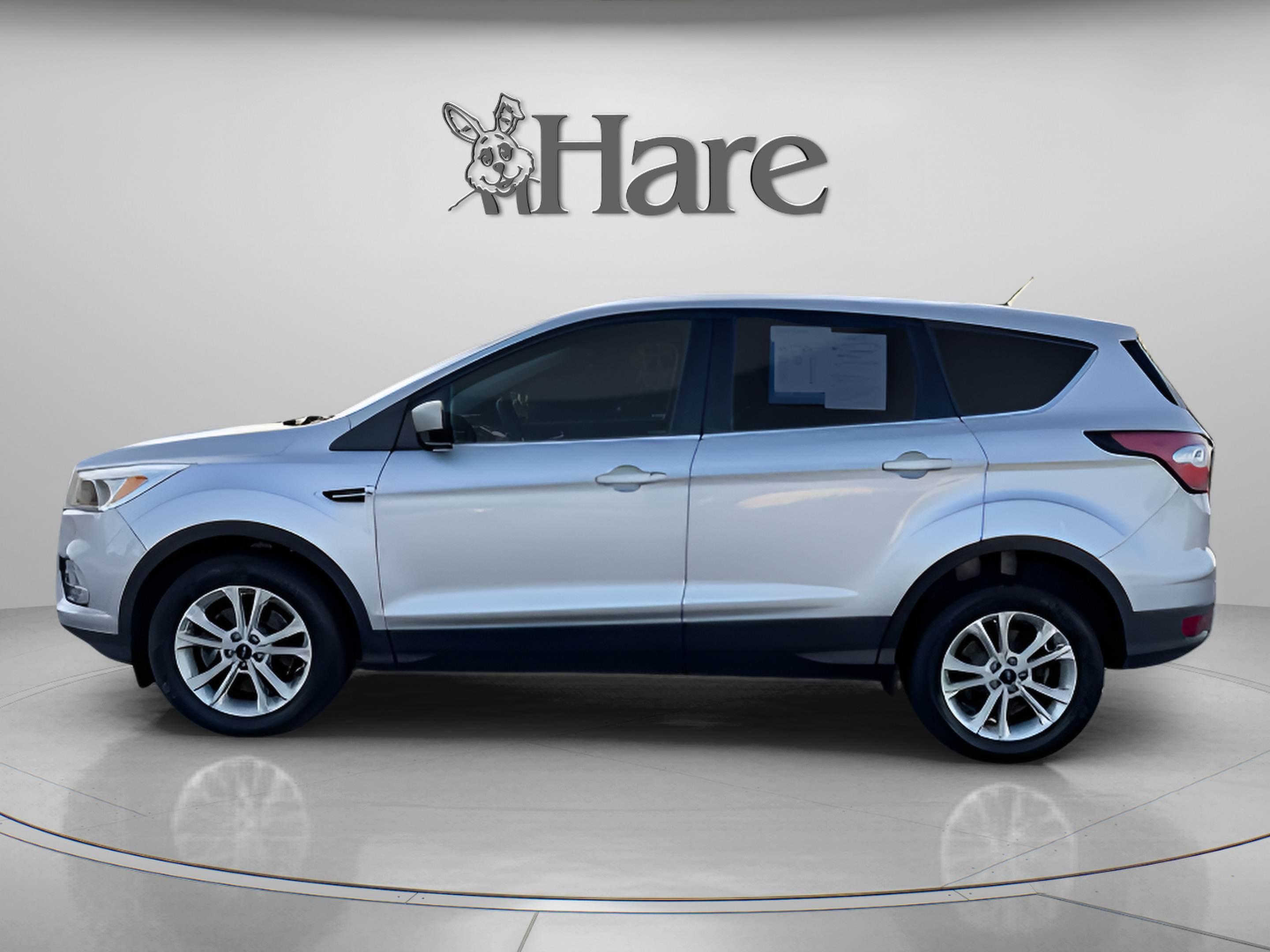 Used 2017 Ford Escape SE w/ SE Cold Weather Package AWD/4WD image 2