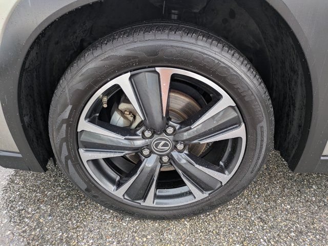 Used 2021 Lexus UX 200 w/ Premium Package FWD image 11