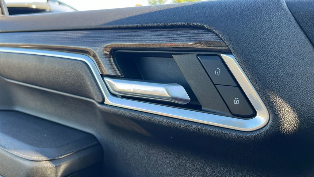 Used 2023 Chevrolet Silverado 1500 LT image 12