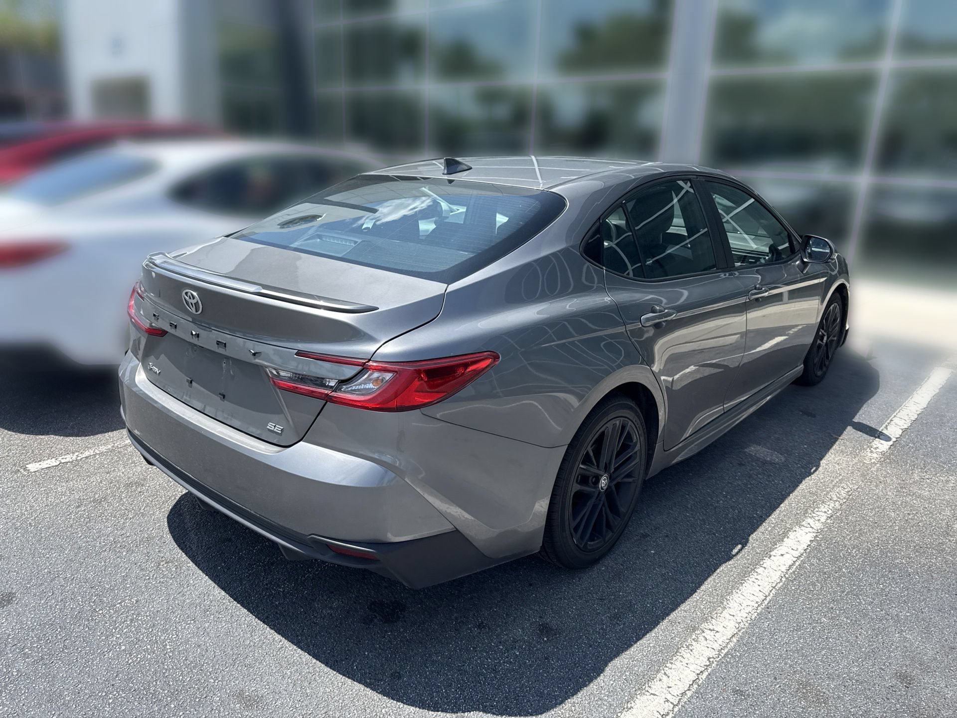 Used 2025 Toyota Camry SE FWD image 4