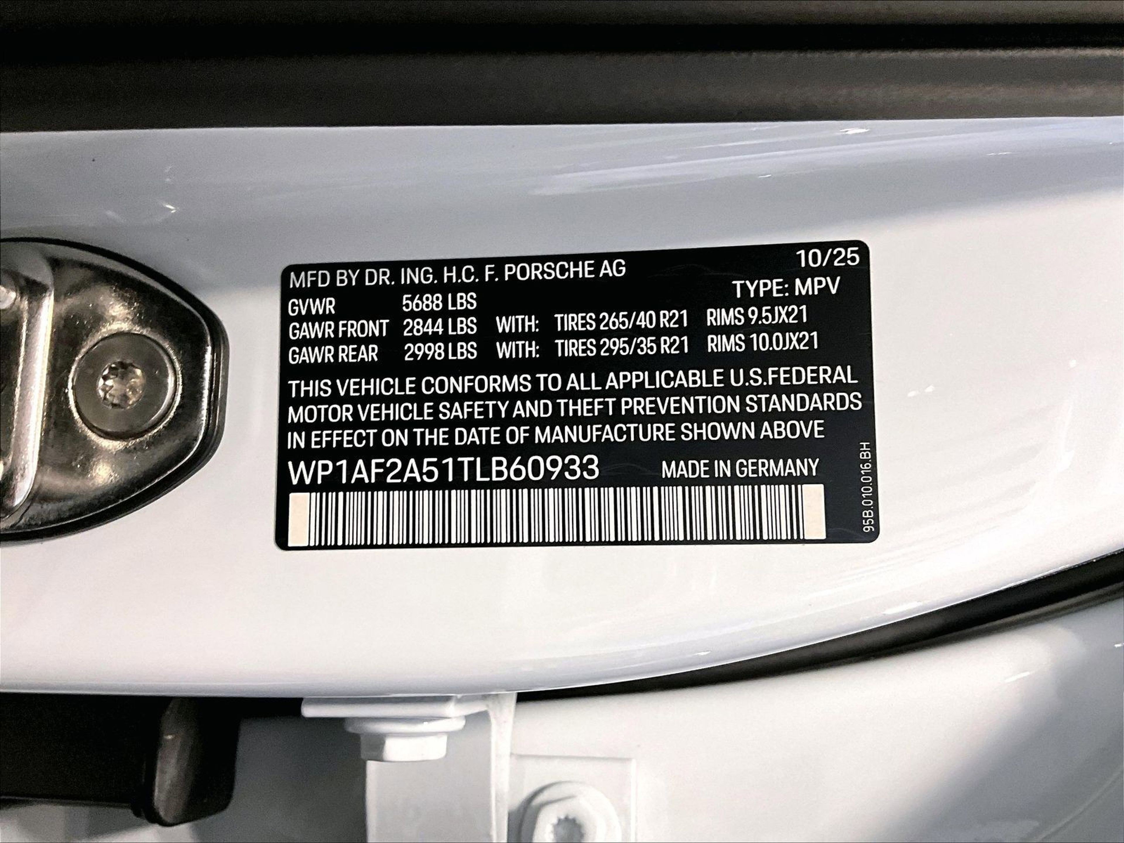 New 2026 Porsche Macan GTS image 15