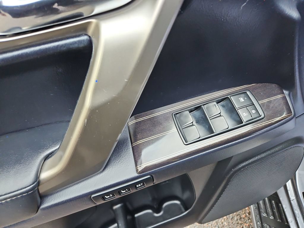 Used 2020 Lexus GX 460 Premium w/ Premium Package AWD/4WD image 11