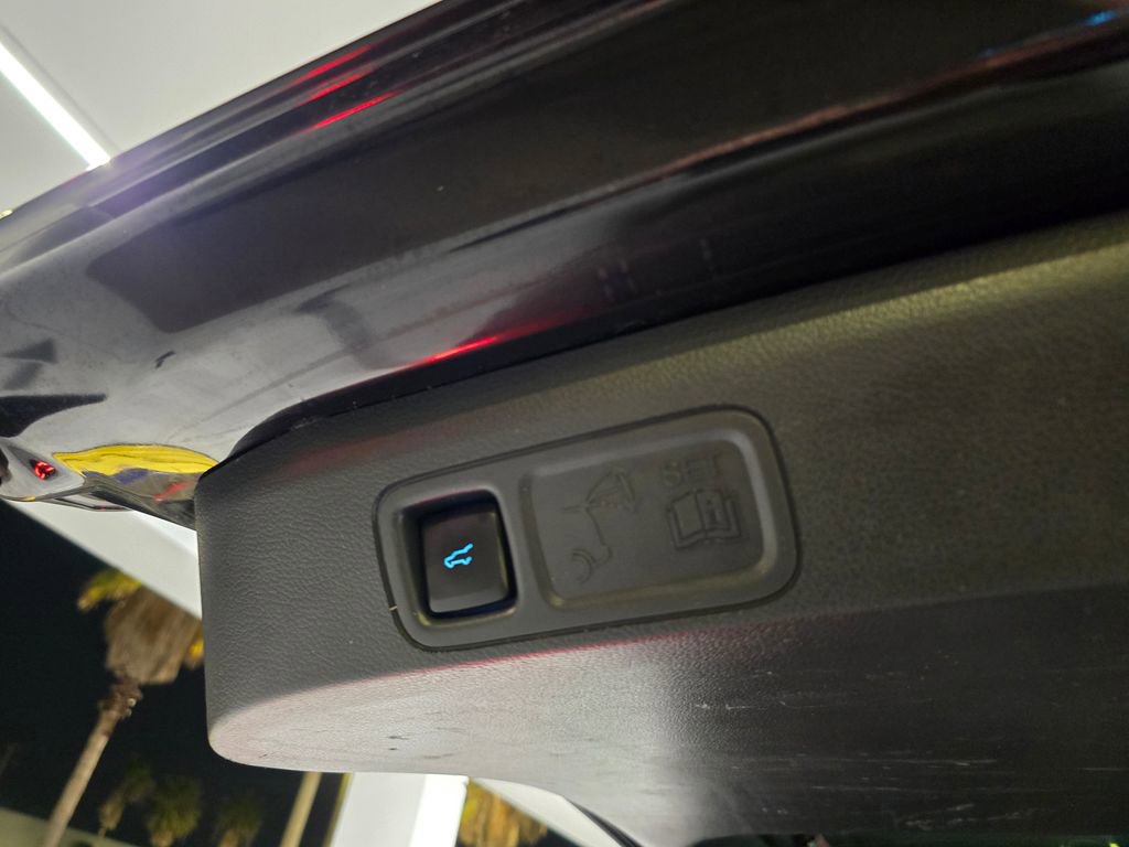 Used 2024 Ford Expedition Limited image 50