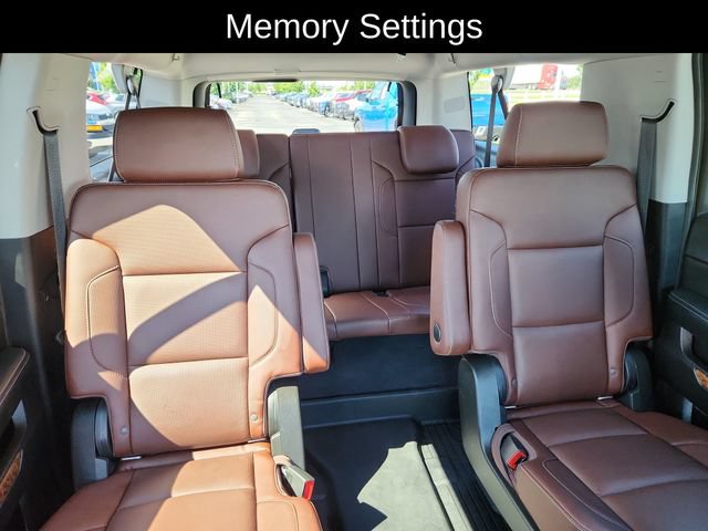 Used 2020 Chevrolet Suburban Premier w/ Premier Plus Edition AWD/4WD image 31