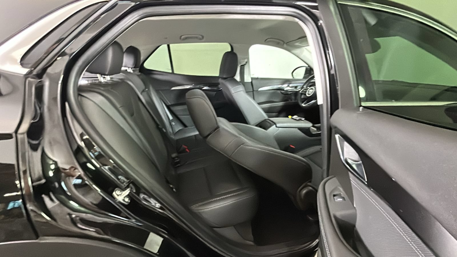 Used 2025 Buick Envision Preferred AWD/4WD image 33