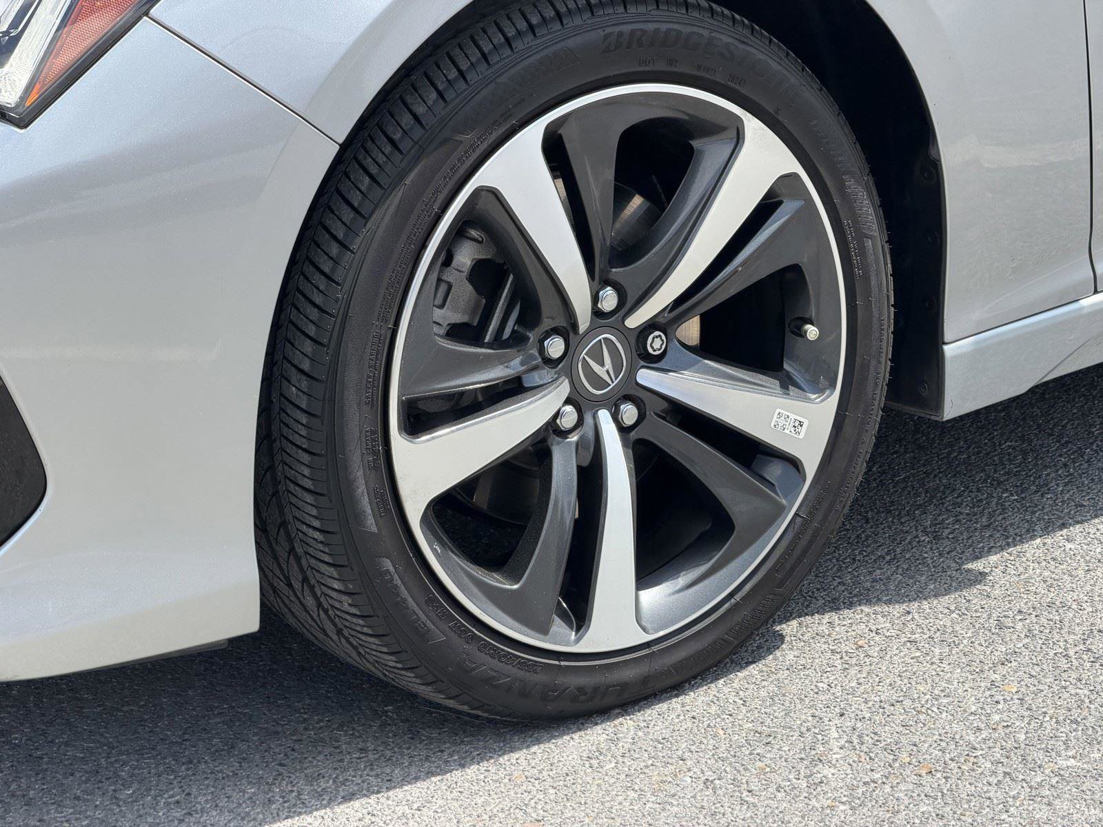 Certified 2025 Acura TLX w/ Technology Package image 22