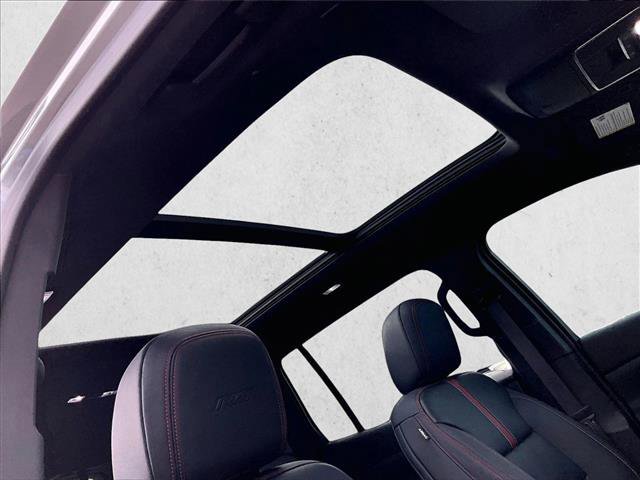 Certified 2024 Chevrolet Traverse RS image 17