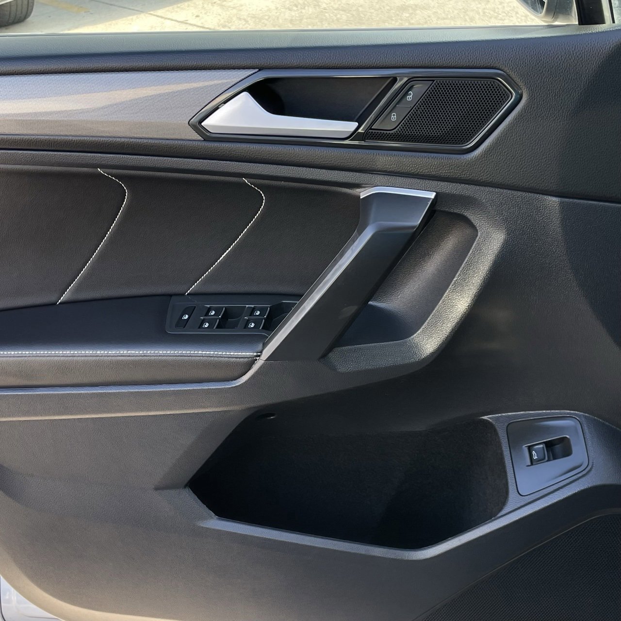 Used 2024 Volkswagen Tiguan SE image 20