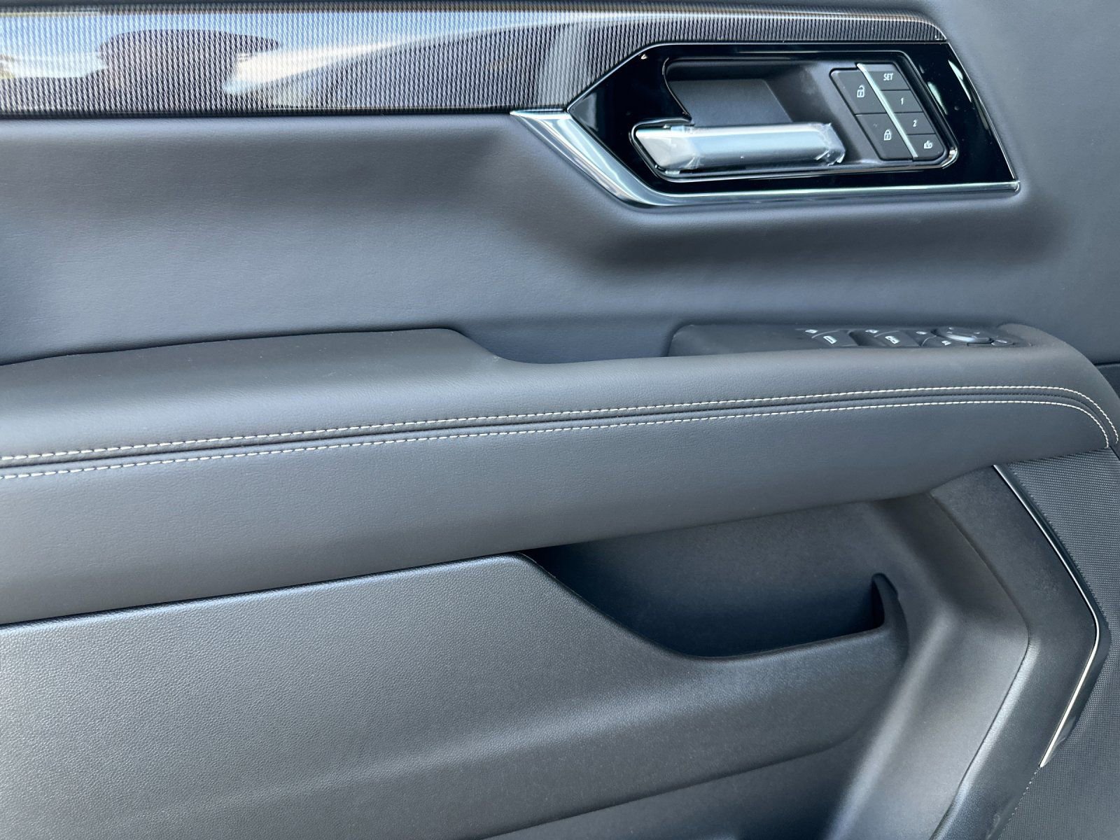 New 2026 GMC Yukon XL Elevation RWD image 11