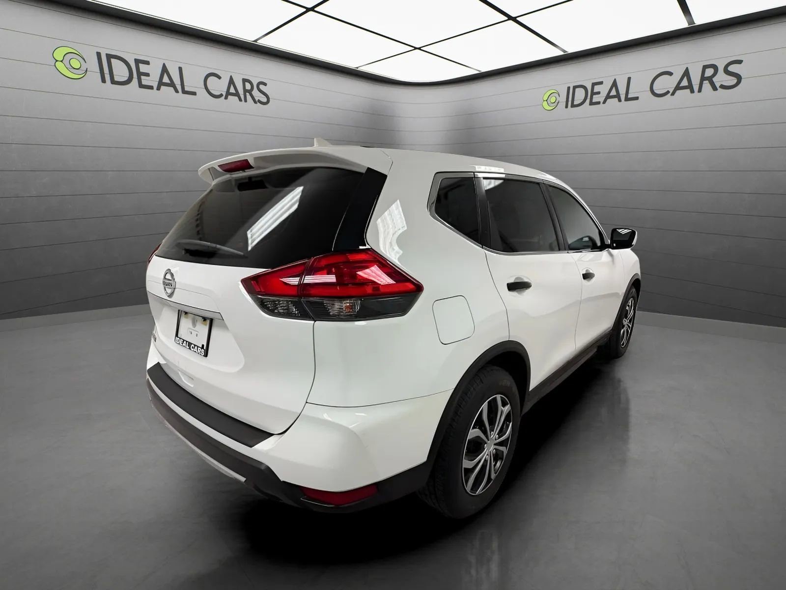 Used 2017 Nissan Rogue S FWD image 5