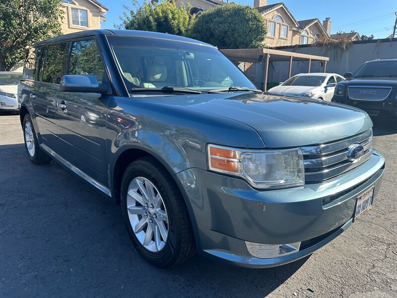 Used 2010 Ford Flex SEL FWD image 3