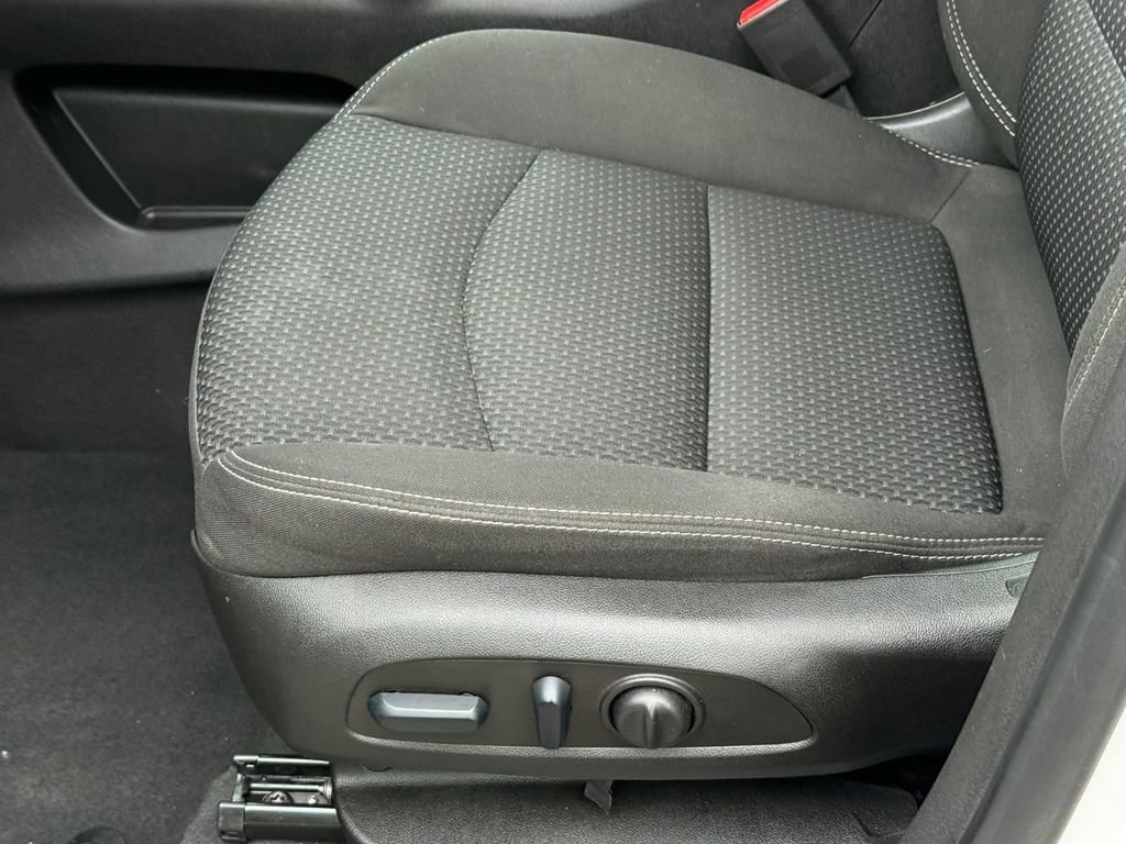Used 2022 GMC Terrain SLE w/ Driver Convenience Package image 22