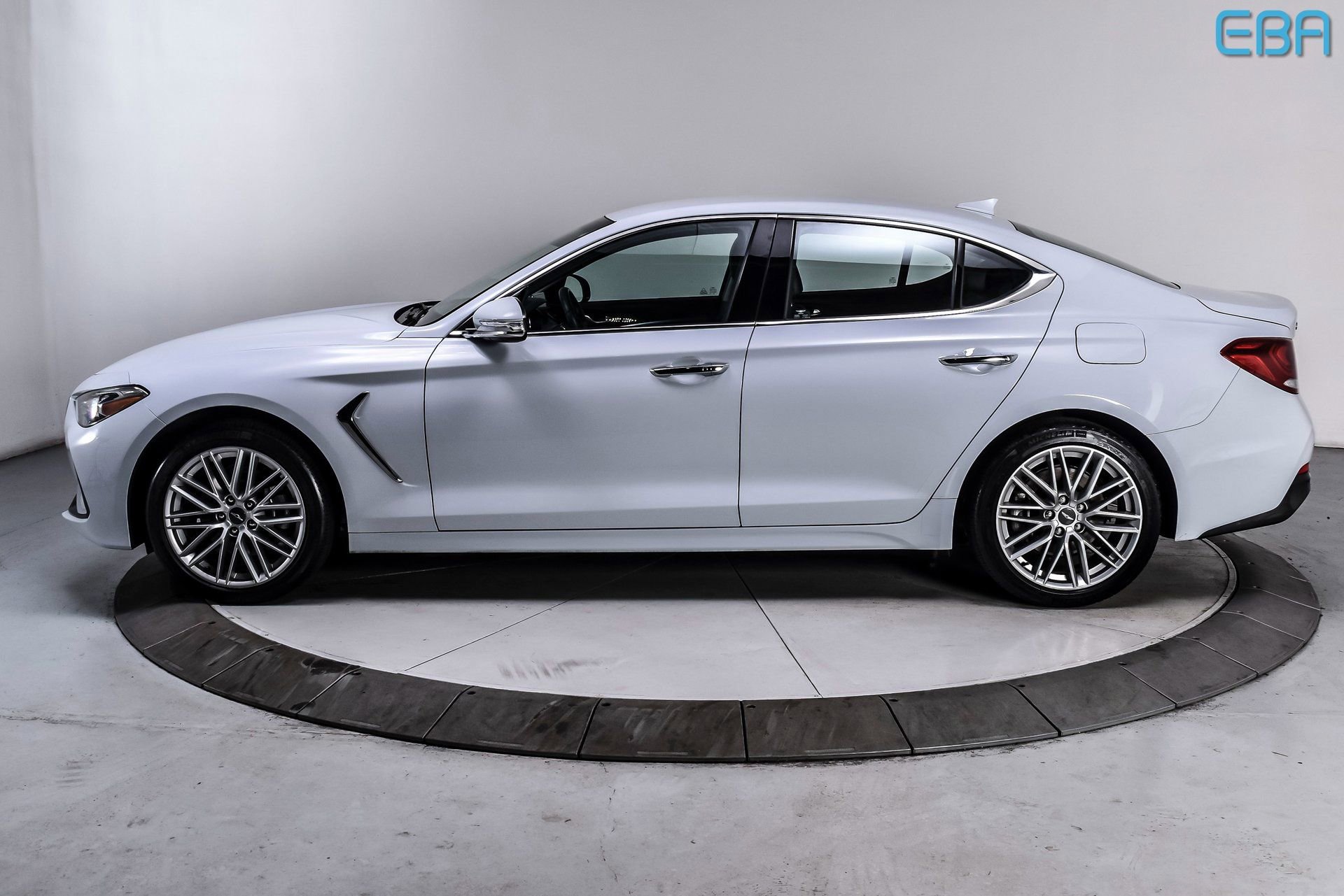 Used 2021 Genesis G70 2.0T image 3
