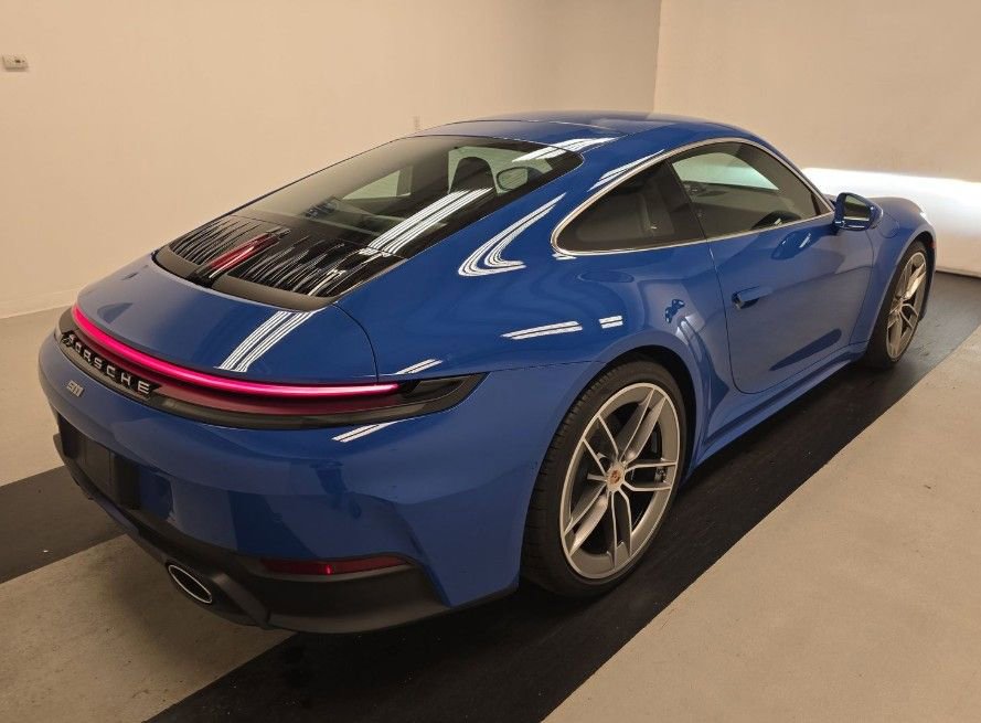 Used 2025 Porsche 911 Carrera RWD image 13