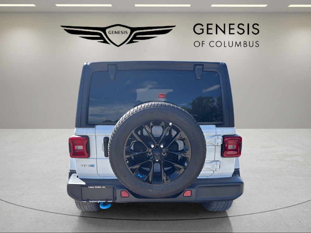 Used 2022 Jeep Wrangler Unlimited Sahara w/ Cold Weather Group AWD/4WD image 4