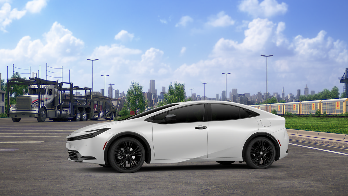 New 2026 Toyota Prius FWD image 3