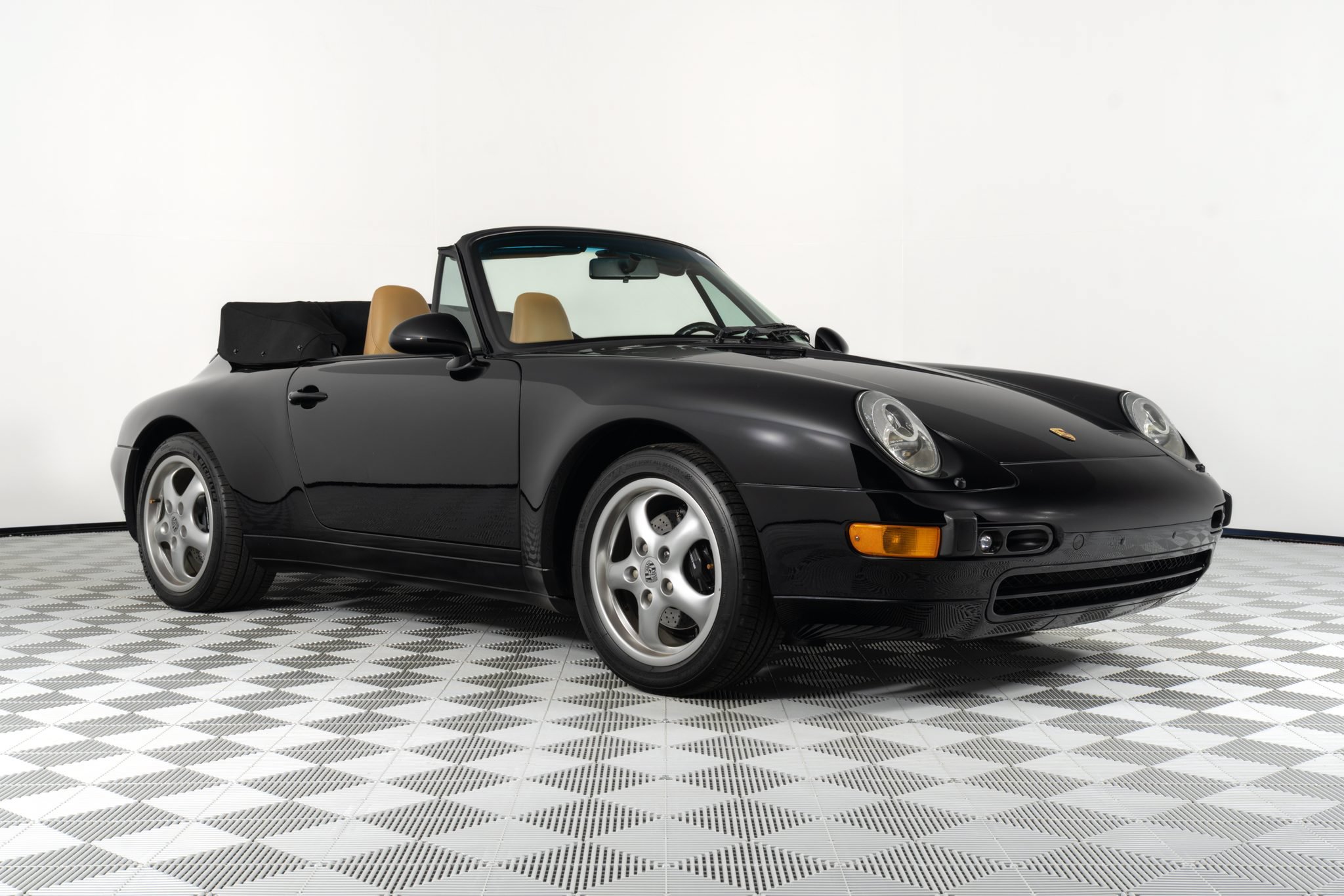 Used 1996 Porsche 911 Carrera RWD image 1