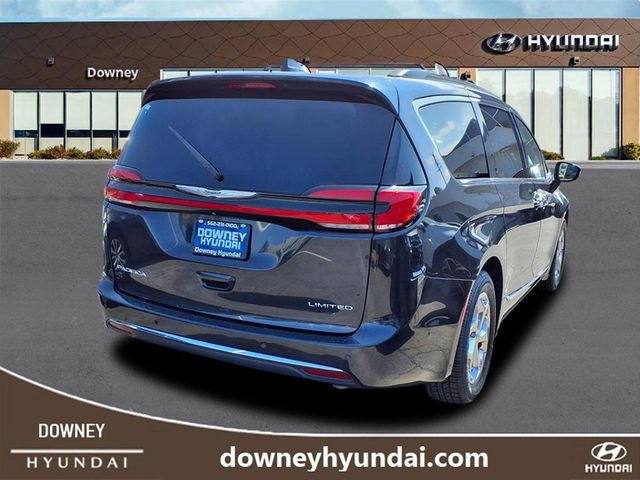 Used 2022 Chrysler Pacifica Limited image 4