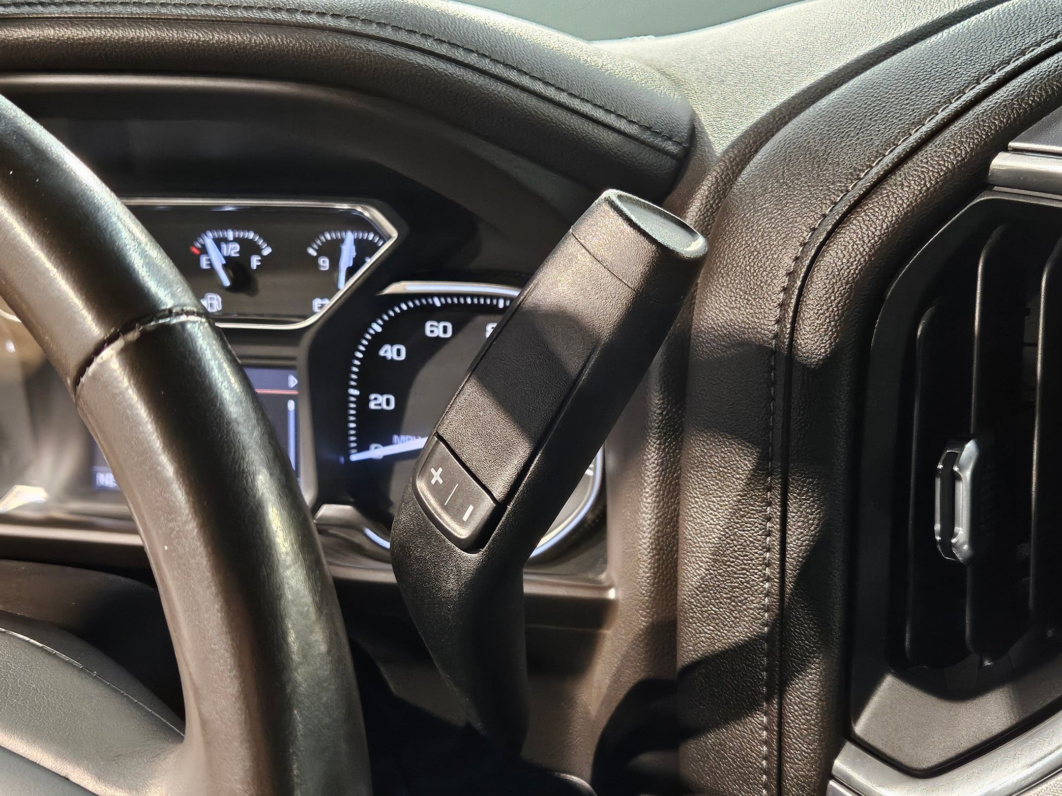 Used 2019 GMC Sierra 1500 SLE w/ SLE Value Package image 31