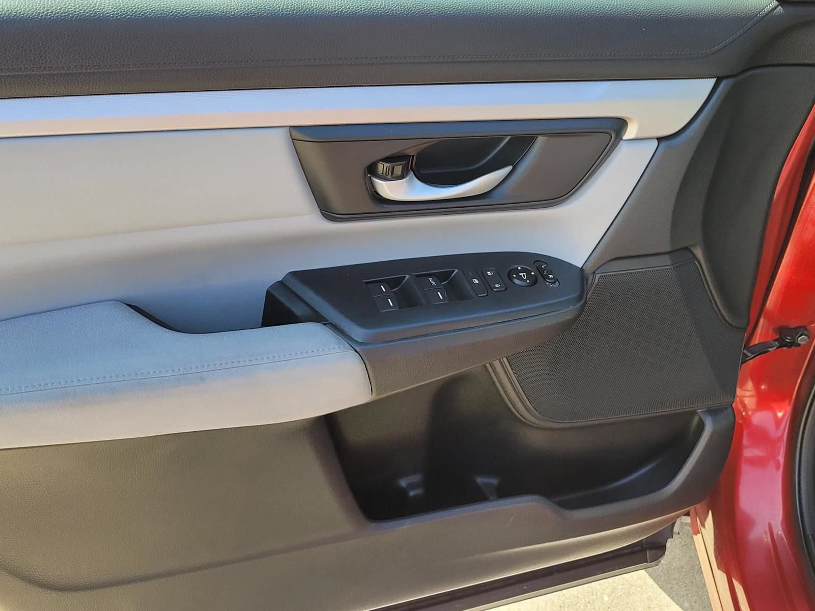 Used 2020 Honda CR-V LX image 19