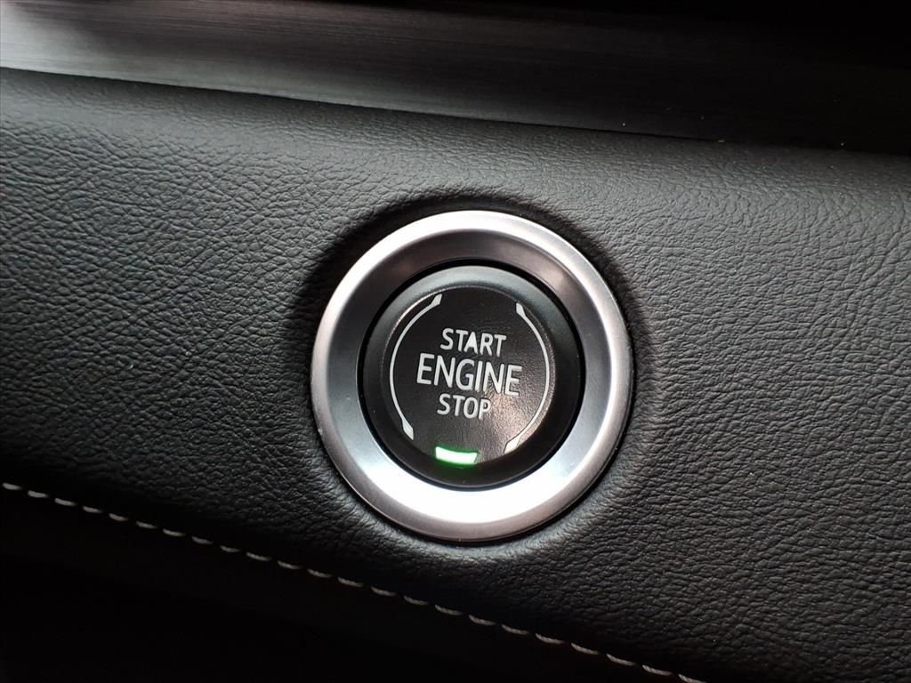 Used 2021 Cadillac Escalade Premium Luxury image 22