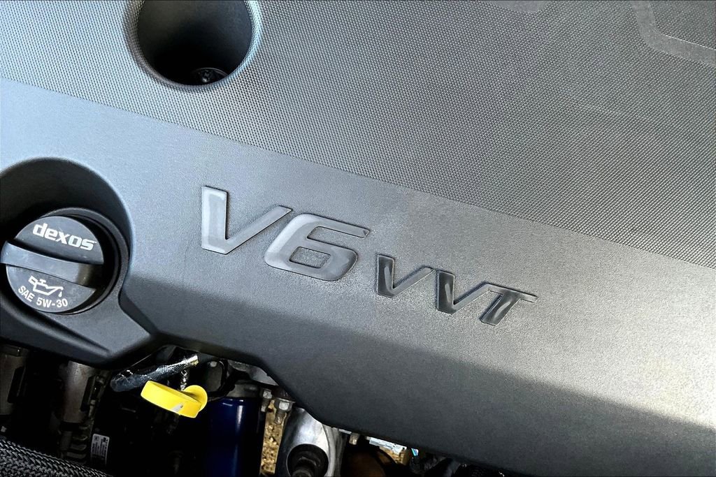 Used 2023 Chevrolet Traverse RS w/ LPO, Floor Liner Package image 33