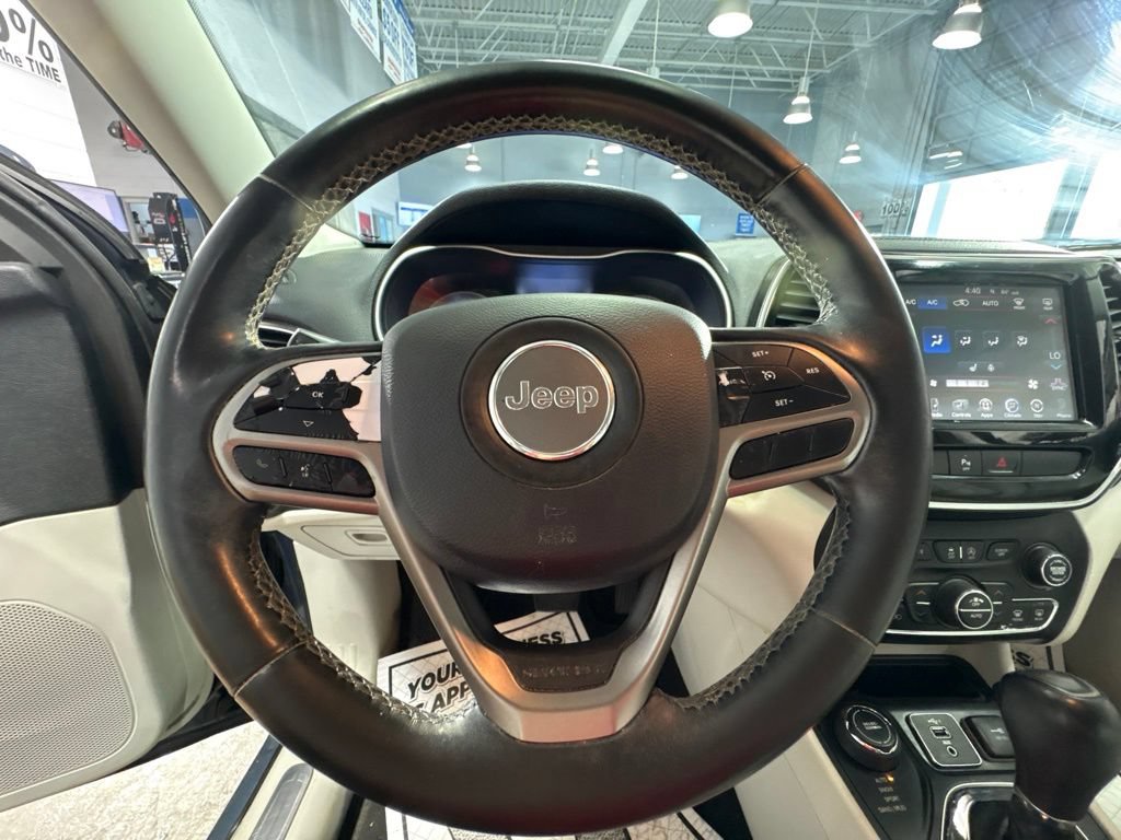 Used 2019 Jeep Cherokee Limited AWD/4WD image 14