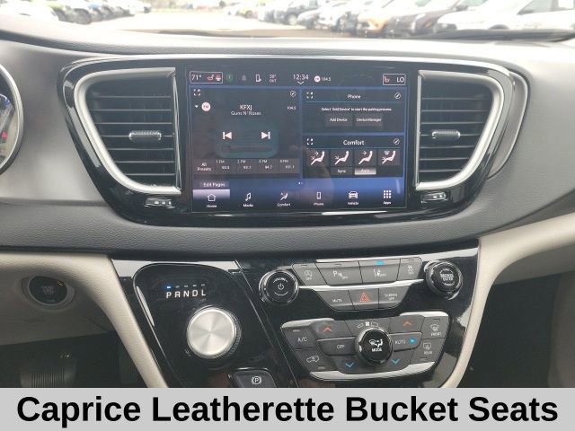 Used 2023 Chrysler Pacifica Touring-L image 11