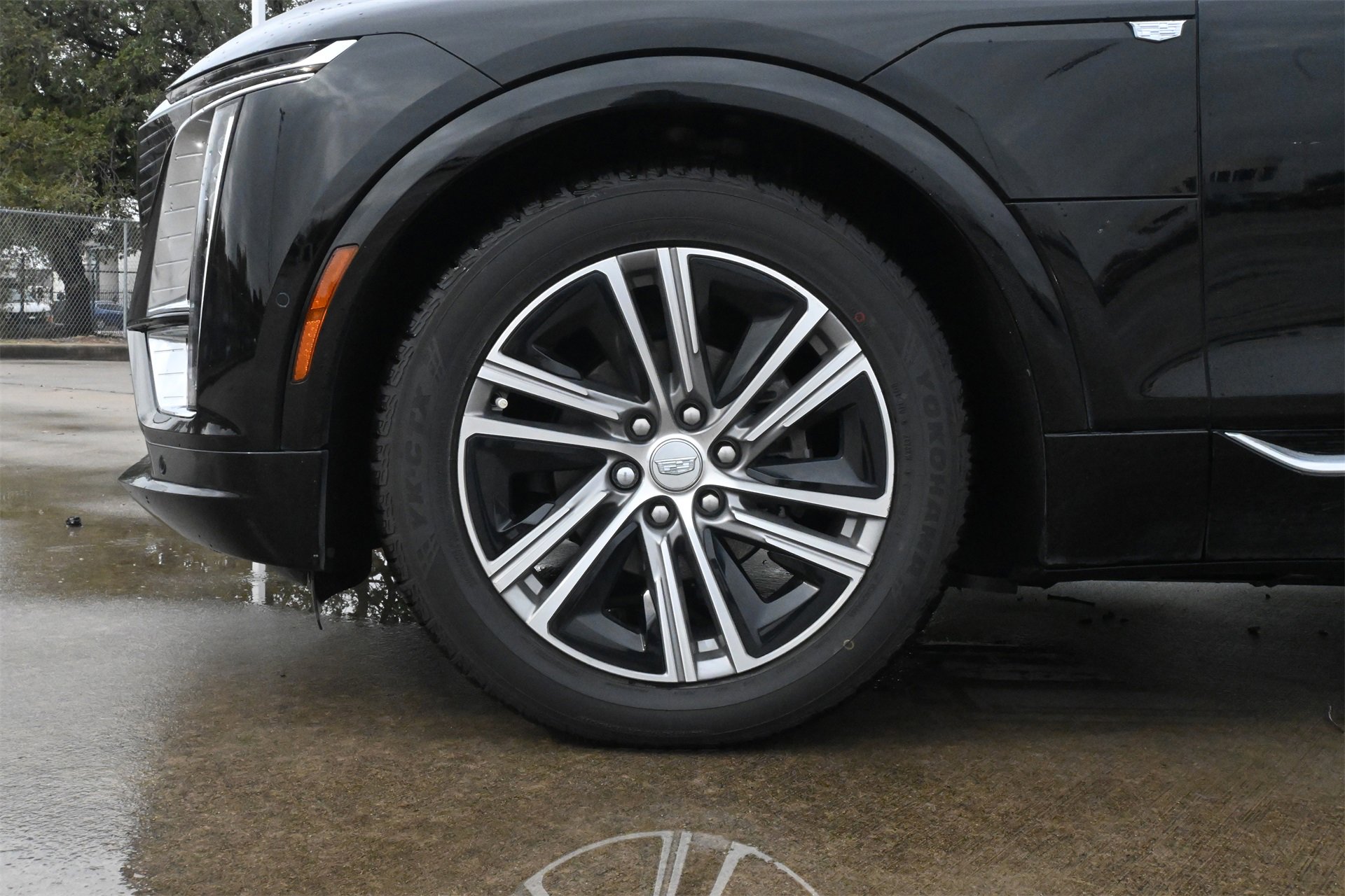 Certified 2024 Cadillac Lyriq Luxury image 30