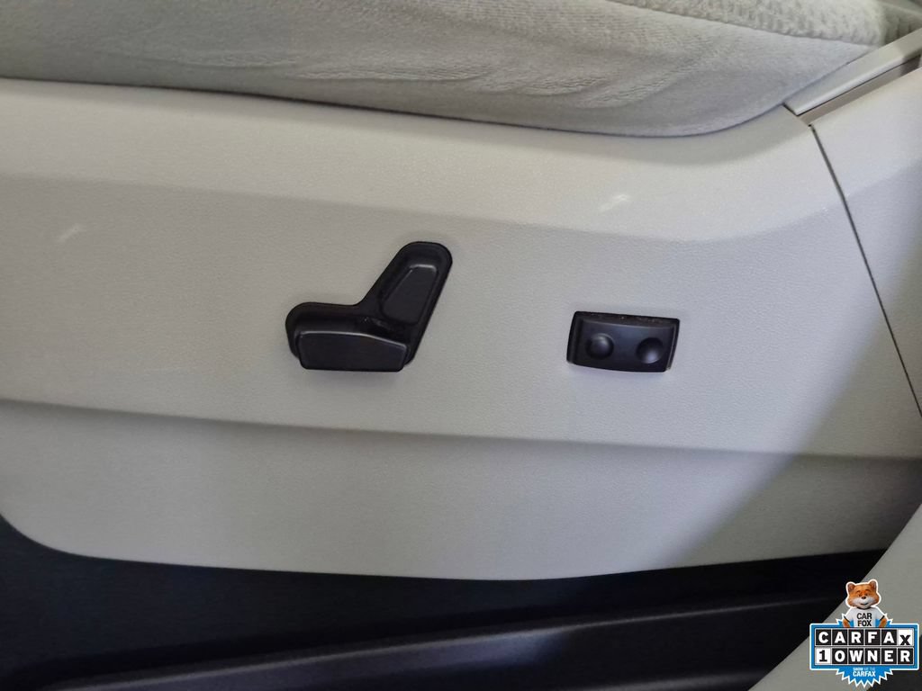 Used 2014 Dodge Grand Caravan SXT FWD image 17