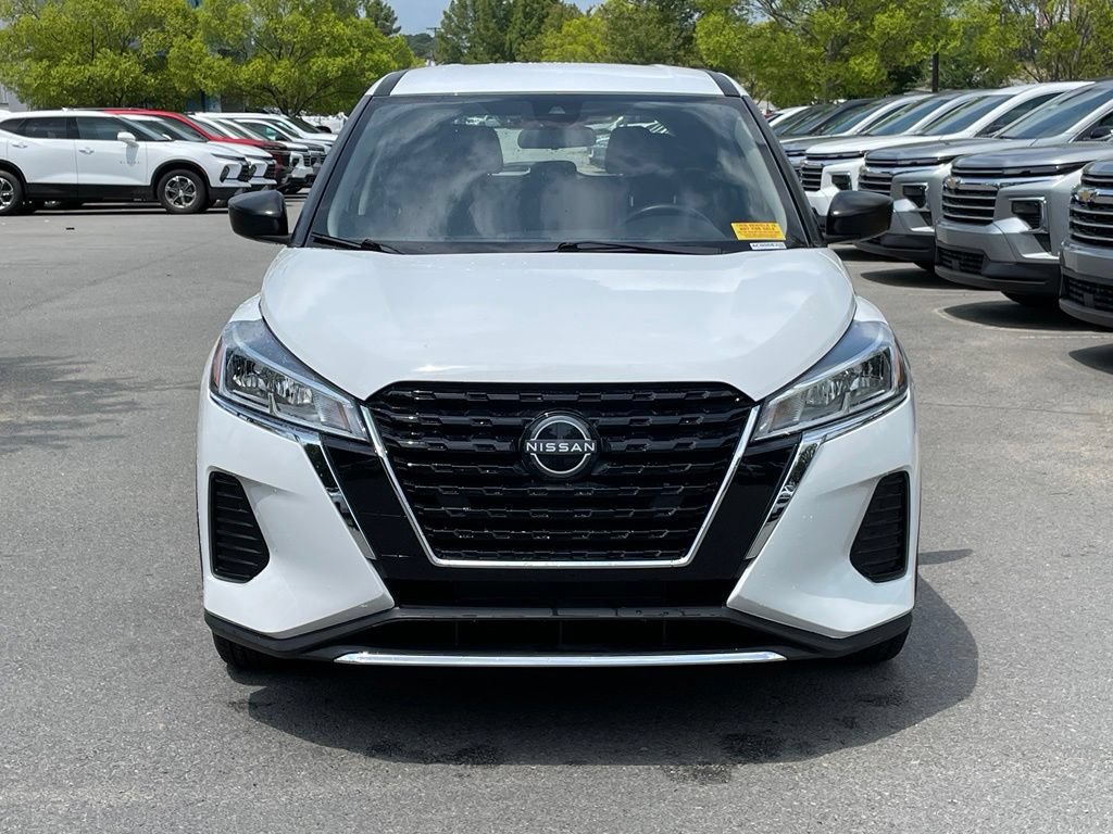 Used 2023 Nissan Kicks S FWD image 2