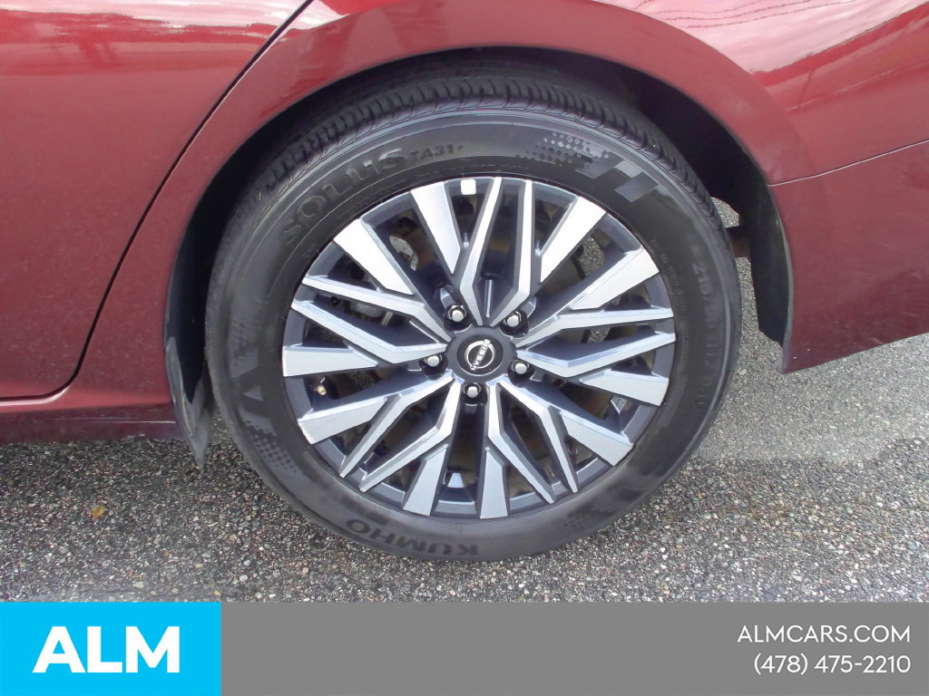 Used 2025 Nissan Altima 2.5 SV FWD image 9
