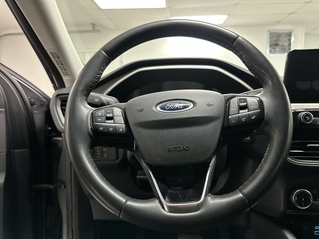 Used 2022 Ford Escape SEL w/ Technology Package AWD/4WD image 13