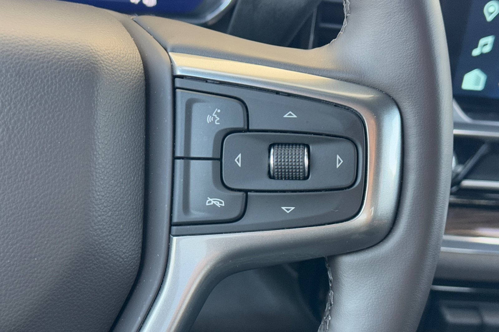 Used 2025 Chevrolet Silverado 1500 LT image 26