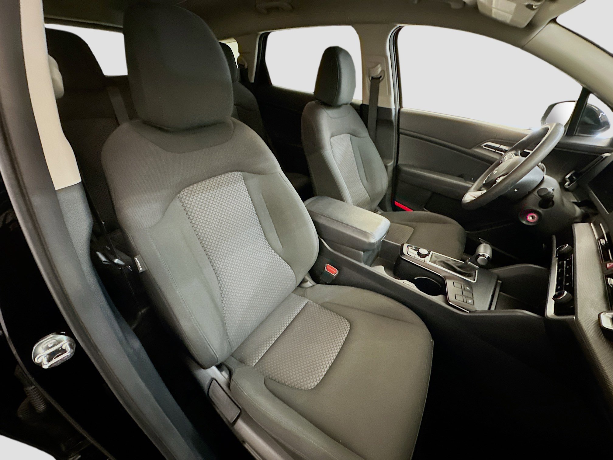 Used 2024 Kia Sportage LX image 31