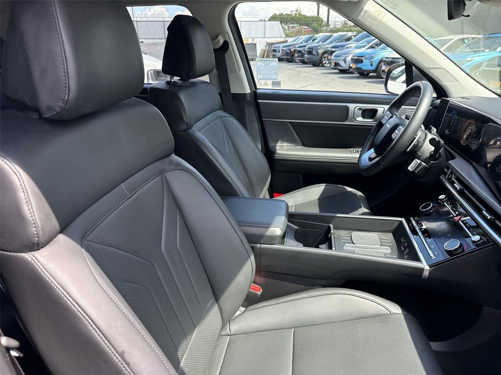 Used 2025 Hyundai Santa Fe SEL AWD/4WD image 24