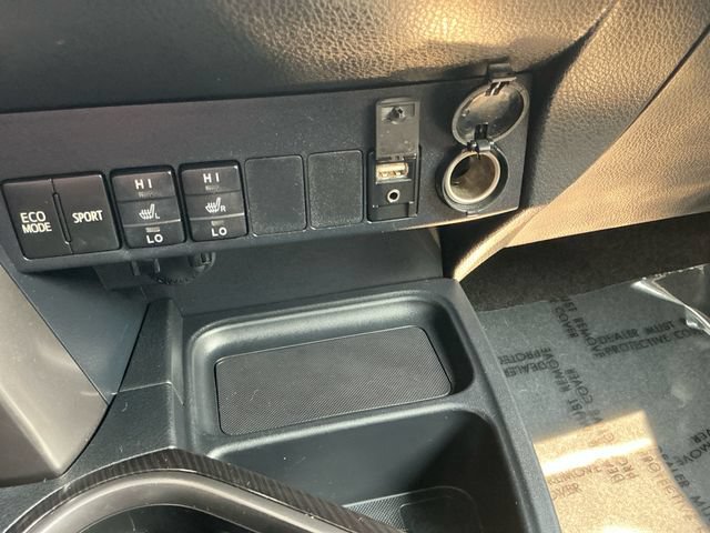 Used 2018 Toyota RAV4 SE AWD/4WD image 25