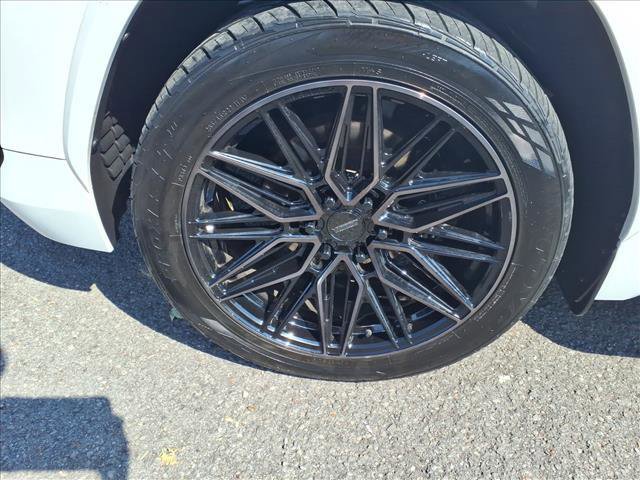 Certified 2022 Lexus LX 600 4WD w/ Luxury Package image 9