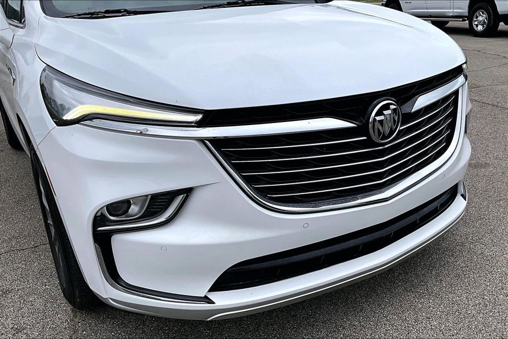 Used 2023 Buick Enclave Essence FWD image 26